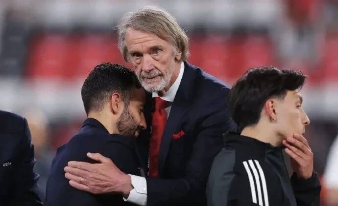 惊雷！阿莫林2000万转会费暗藏3大陷阱 利物浦最后选择让全欧洲都炸锅了！